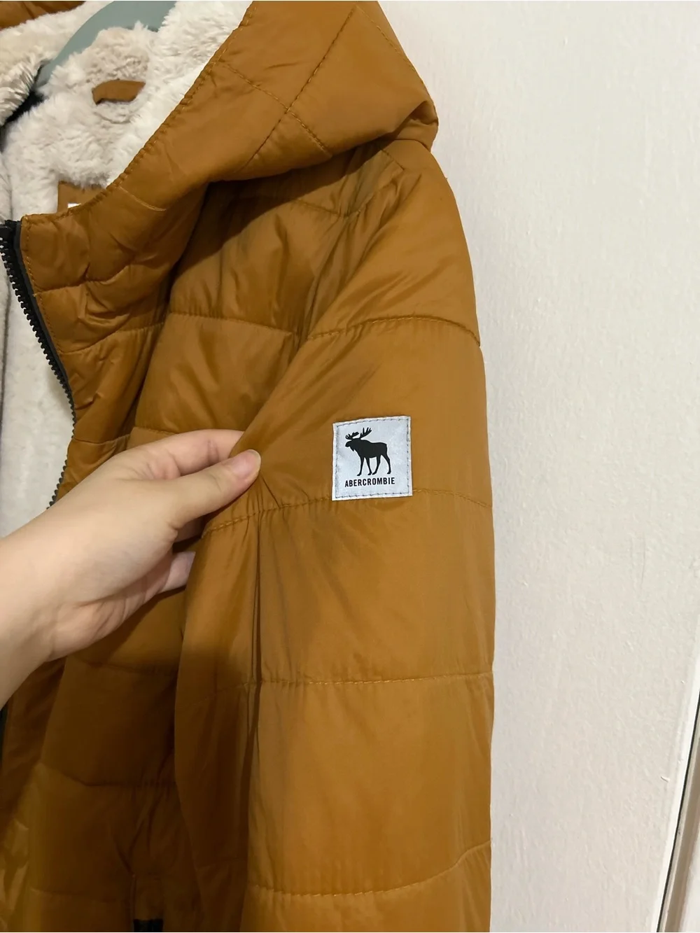abercrombie kids Hooded Quilted Puffer Jacket in Caramel Brown size 15/16